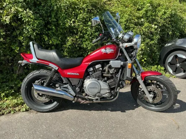 1984 Honda Magna 1100 - Bidding (1/1)