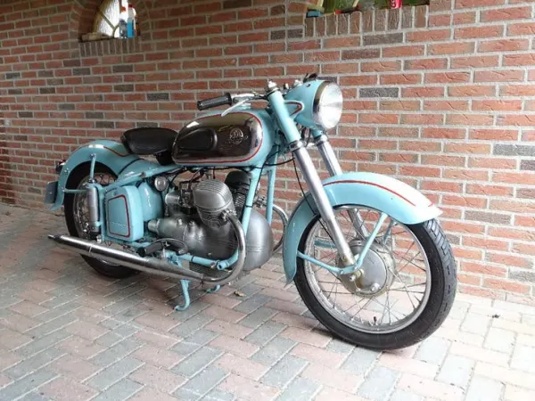 1954 Honda Victoria V35 Bergmeister 2 Cilinder 350 CC - Price on request (1/1)