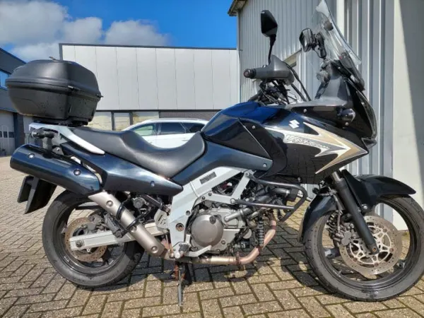 Bouwjaar onbekend Suzuki V-Strom DL650 zwart. 2004 - € 3.250 · Bieden (1/1)
