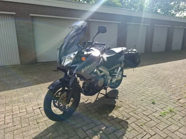 2002 Suzuki V-Strom 1000 - €3,500 · Bidding (1/1)