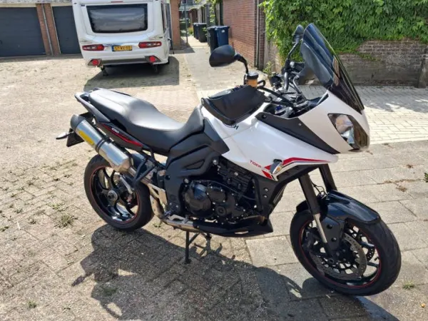 2013 Triumph Truimph Tiger 1050 Sport 2013 met Weinig kilometers! - €6,500 · Bidding (1/1)