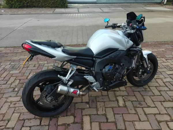 2008 Yamaha FZ1 Fazer 2008 - € 4.500 · Bieden (1/1)