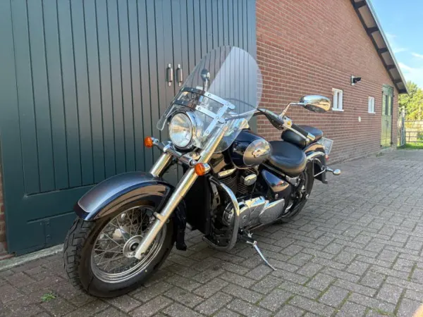 2004 Suzuki VL800 Volusia Intruder - €3,249 · Bidding (1/1)
