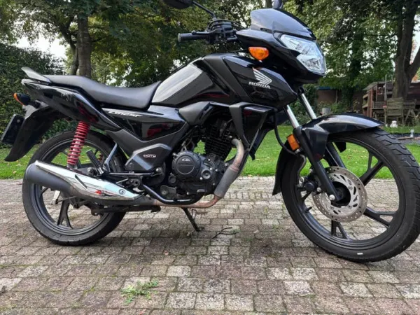 Bouwjaar onbekend Honda CB125F uit 2024 – Slechts 4.531 km - € 2.750 · Bieden (1/1)