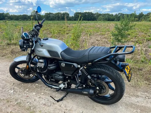 2024 Moto Guzzi V7 850 - €8,750 · Bidding (1/1)