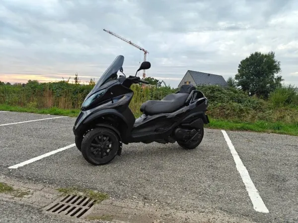 2010 Piaggio MP3 400 - €1,495 · Bidding (1/1)