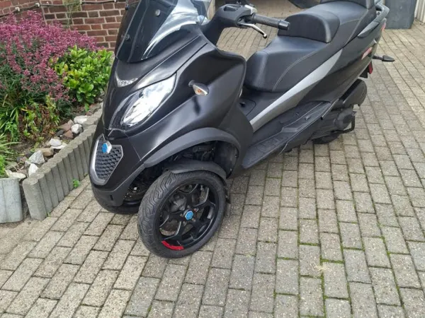 2017 Piaggio MP3 300 - € 3.500 (1/1)
