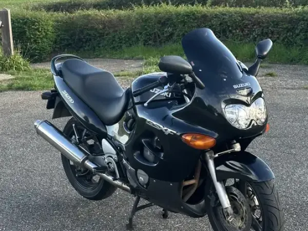 2002 Suzuki GSX 750 - €1,750 (1/1)