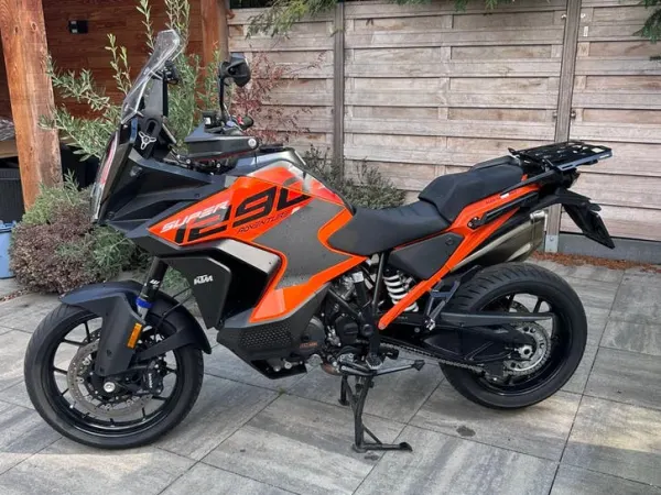 2023 KTM 1290 Super Adventure S-Techpack-Handvatverwarming - €18,250 · Bidding (1/1)