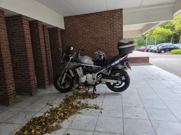Year unknown Suzuki Bandit 650-Recent Onderhoud en Nieuwe banden! - €2,000 · Bidding (1/1)