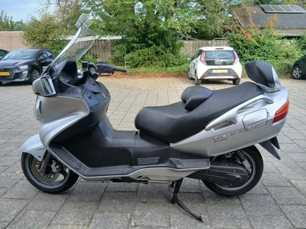 2004 Suzuki Burgman 650 - €1,950 · Bidding (1/1)