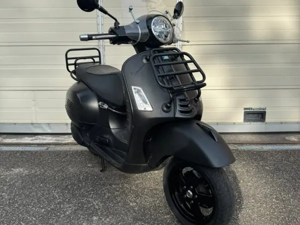2020 Vespa GTS 300 - € 4.499 · Bieden (1/1)
