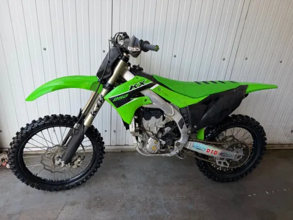 Year unknown Kawasaki KX 250 - Bidding (1/1)