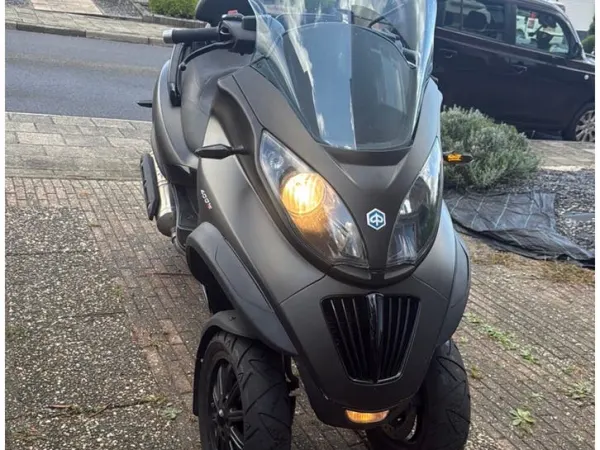 Year unknown Piaggio MP3 400 - €2,500 · Bidding (1/1)