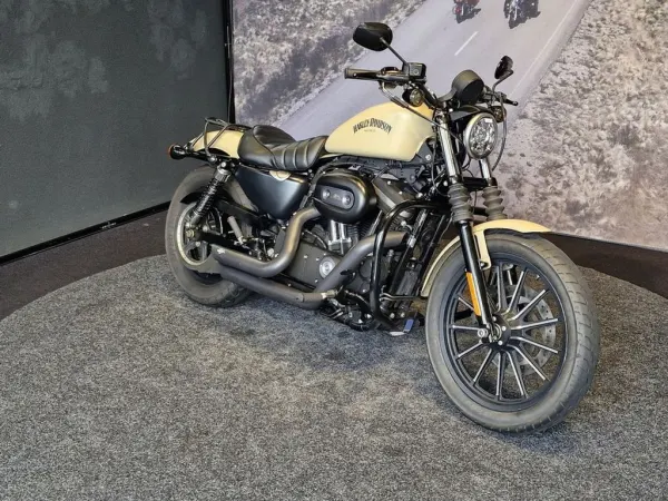 2015 Harley-Davidson Iron 883 - €9,990 (1/1)