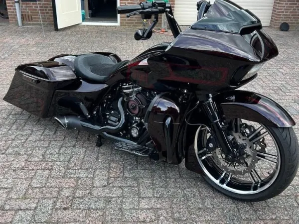 2022 Harley-Davidson Road Glide/Roadglide Custom - €48,750 · Bidding (1/1)