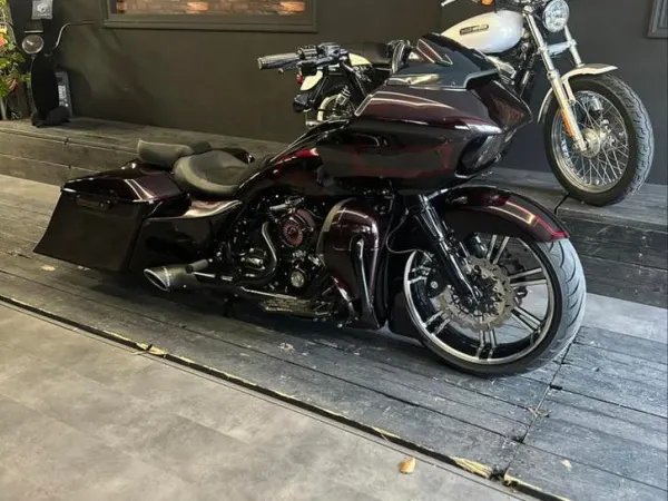 2022 Harley-Davidson Road Glide/Roadglide Custom - €48,750 · Bidding (1/1)