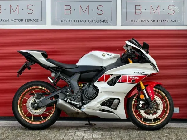 2022 Yamaha yzf r1 60th Anniversary World gp 950 km btw - € 10.750 (1/1)