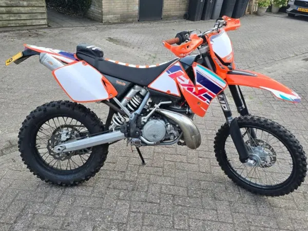 Year unknown KTM EXC 250 2-takt uit 2001-Zeer Goed onderhouden! - €3,350 · Bidding (1/1)