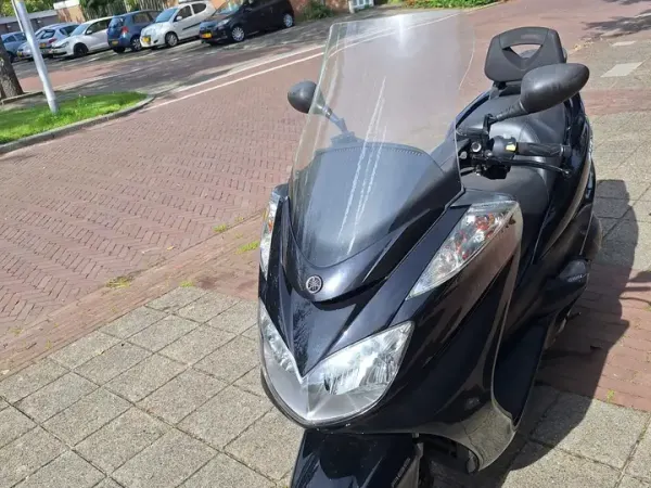 2008 Yamaha Majesty 400 - €2,250 · Bidding (1/1)