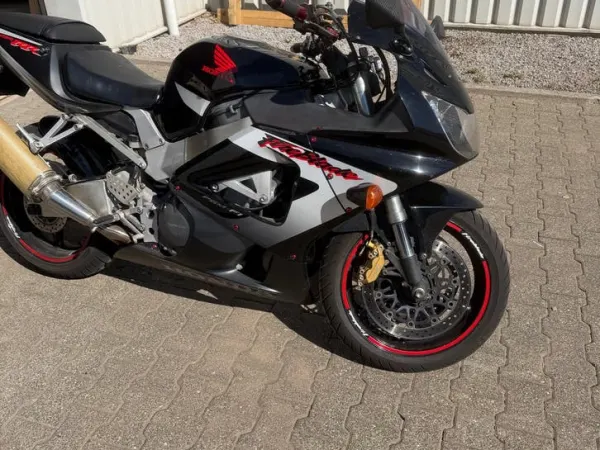 Year unknown Honda Fireblade - €4,500 · Bidding (1/1)