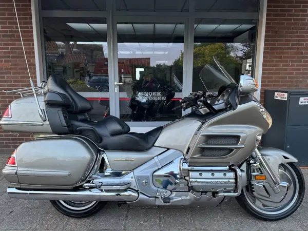 2002 Honda GL 1800 Goldwing - € 8.990 (1/1)