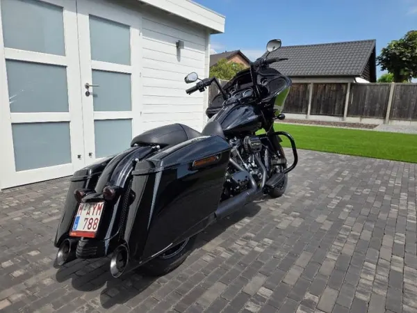2020 Harley-Davidson Road Glide - €23,500 · Bidding (1/1)