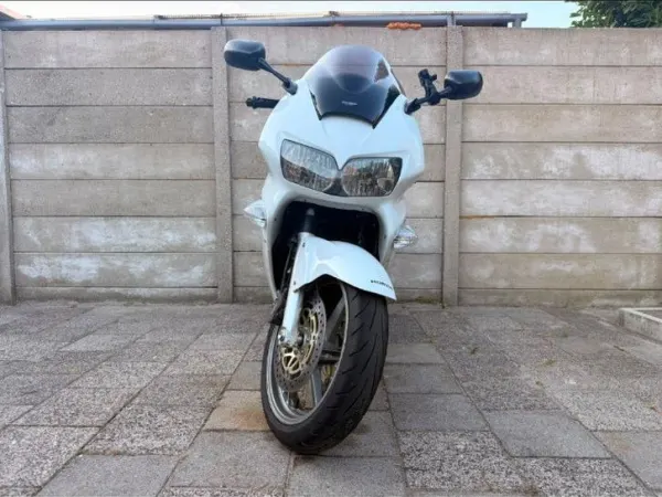 2004 Honda VFR 800 - €2,500 · Bidding (1/1)
