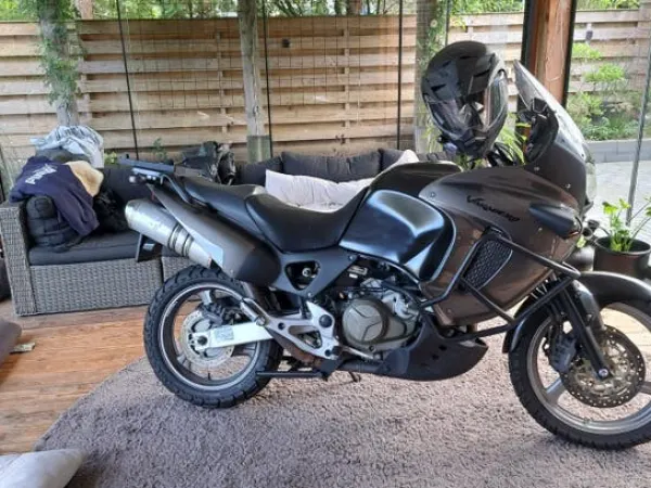 2000 Honda Varadero - € 2.750 · Bieden (1/1)