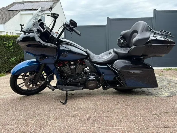 2019 Harley-Davidson Roadglide CVO Mako Shark Fade - €35,000 (1/1)
