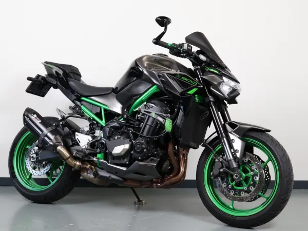 2024 Kawasaki Z900 - € 7.990 · Bieden (1/1)