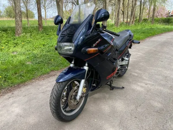 1989 Suzuki GSX 1100 F - €600 · Bidding (1/1)
