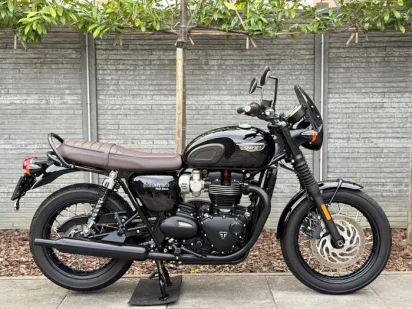2019 Triumph Bonneville T120 Black / 2019 / 6950KM - €10,995 (1/1)