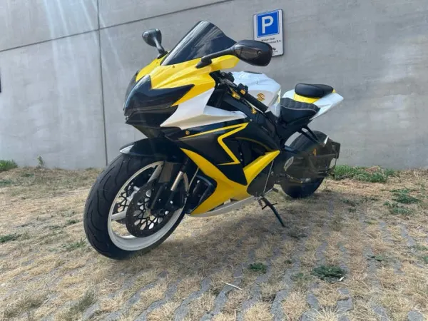 2012 Suzuki Gsxr 750 uit 2012-Zo Goed als nieuw! - €9,000 · Bidding (1/1)