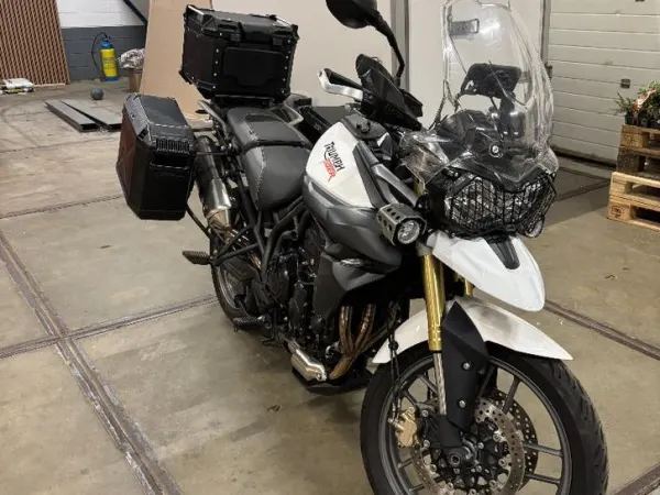 2011 Triumph Tiger 800 | 19.800 km | Zeer Compleet | 3 Koffers - €7,250 (1/1)
