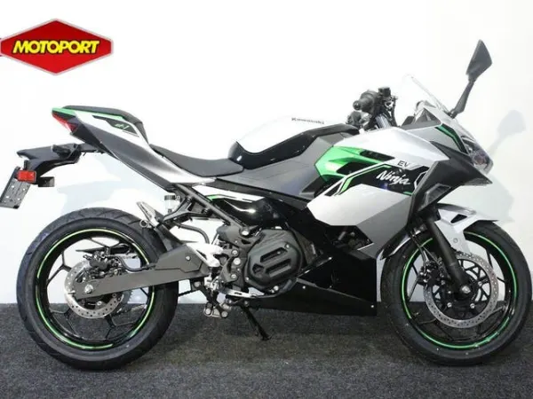 2024 Kawasaki Ninja e 1 bj 2024 - €5,999 · Bidding (1/1)
