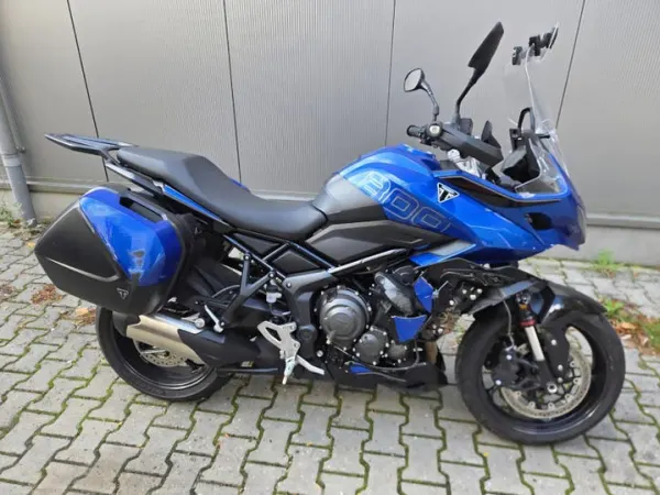 Year unknown Triumph Tiger 800 Sport-Lichte Schade-NL Kenteken - €7,990 · Bidding (1/1)