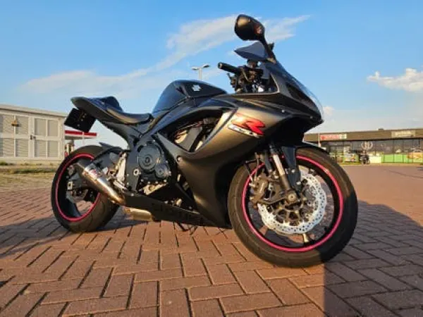 Year unknown Suzuki GSX 750 - €6,000 · Bidding (1/1)