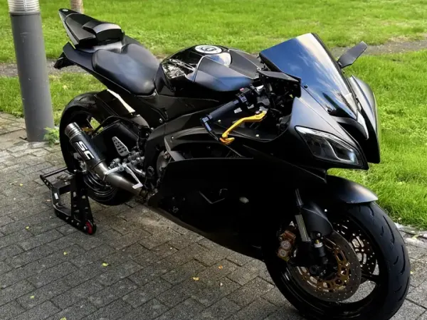 2011 Yamaha YZF-R6 - €10,500 (1/1)