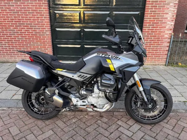 2024 Moto Guzzi Stelvio PFF - €14,950 · Bidding (1/1)