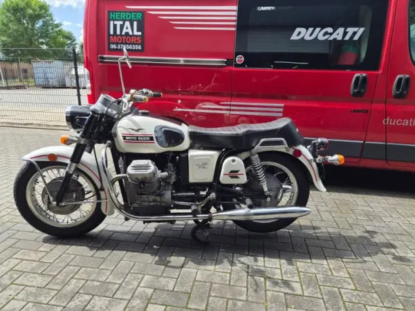 Year unknown Moto Guzzi 850 Le Mans ,850gt v7. Ducati,Laverda sfc,gt,3cl - €9,500 (1/1)