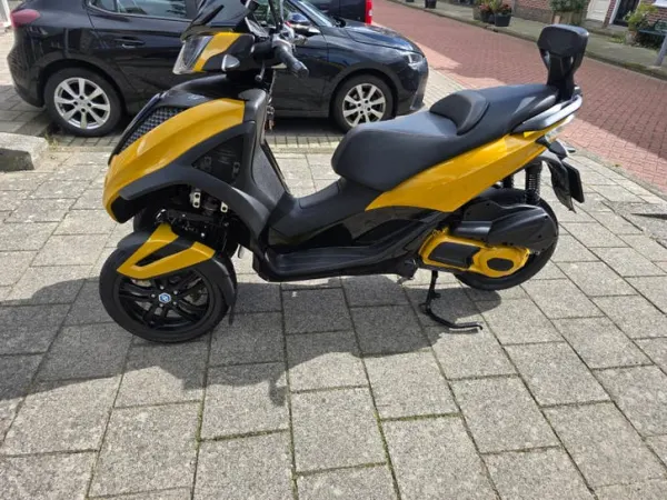 2017 Piaggio Yourban 300lt 2017 - € 3.450 · Bieden (1/1)