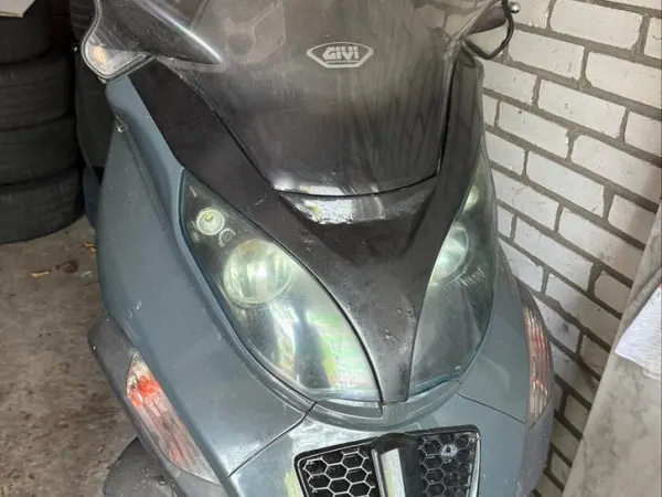 2010 Piaggio MP3 250 - Bidding (1/1)