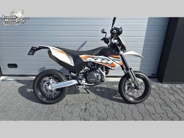 Year unknown KTM 690 SMC (bj 2010) 23,486 km - €5,295 (1/1)