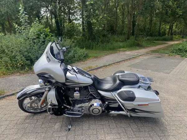 2015 Harley-Davidson Street Glide - € 21.500 · Bieden (1/1)