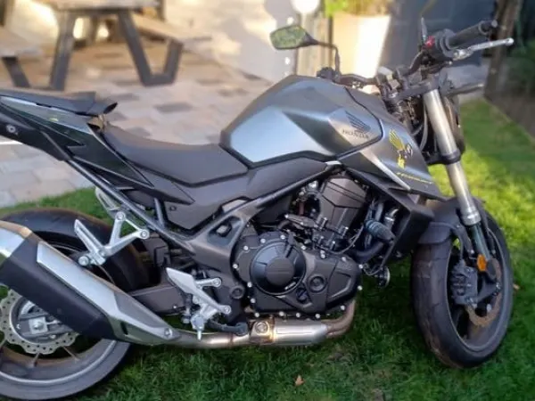 2023 Honda Hornet cb750, 2023, 1226km - Bidding (1/1)
