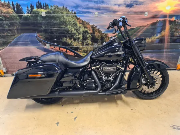 2018 Harley-Davidson Road King Special Flhrxs - € 20.950 (1/1)