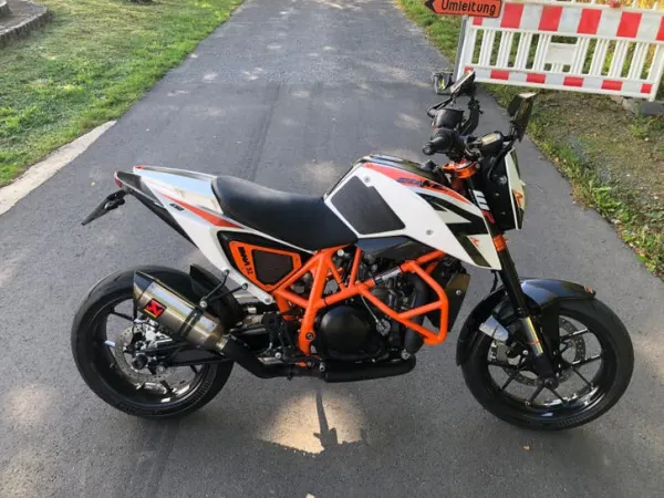 2014 KTM 690 Duke R - €5,750 · Bidding (1/1)