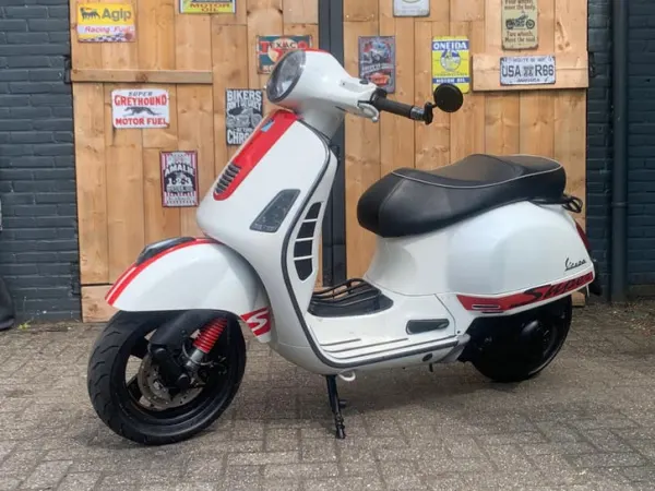 2008 Vespa GTS 300 - €2,999 (1/1)