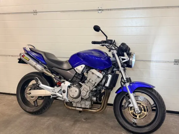 2003 Honda CB 900 - €3,500 · Bidding (1/1)